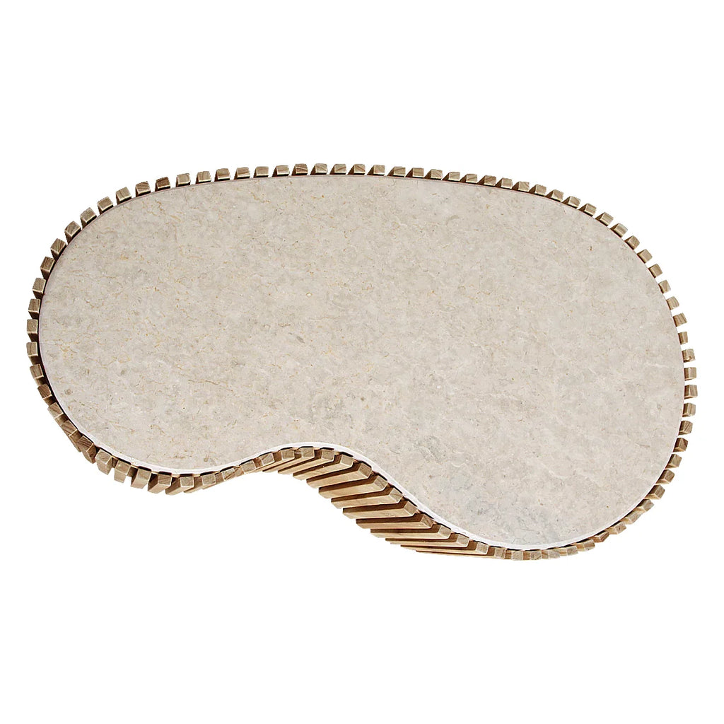 Table basse organique en marbre beige et bois clair ajouré, 93x54 cm