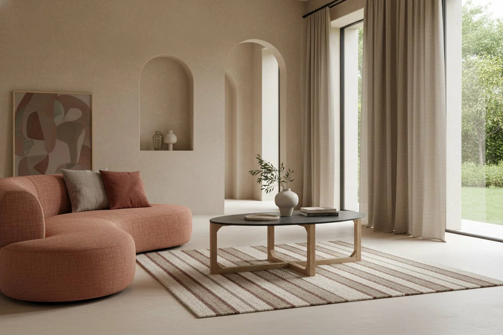 Table basse ovale en marbre noir mat et bois clair croisé, 120x60 cm