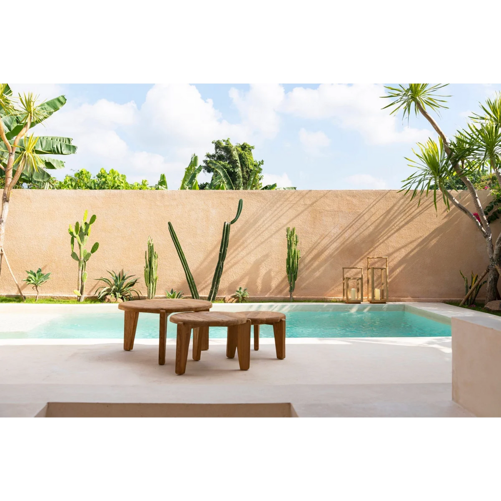 Table basse ronde en teck recyclé naturel trois pieds – Ø60 cm