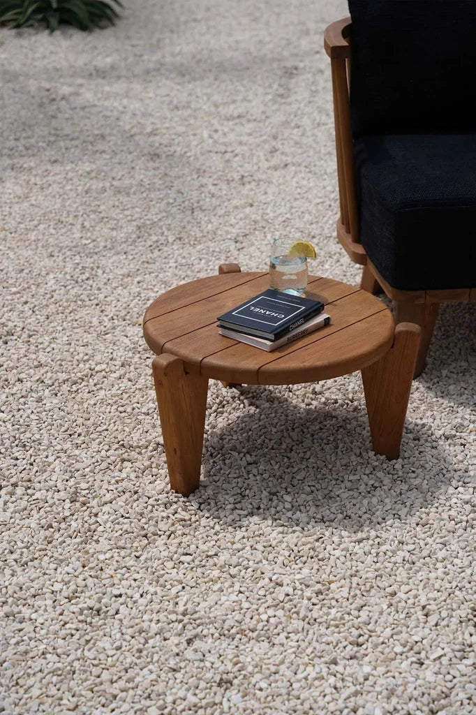 Table d’appoint ronde en bois pour extérieur La table basse Seseh S Extérieur