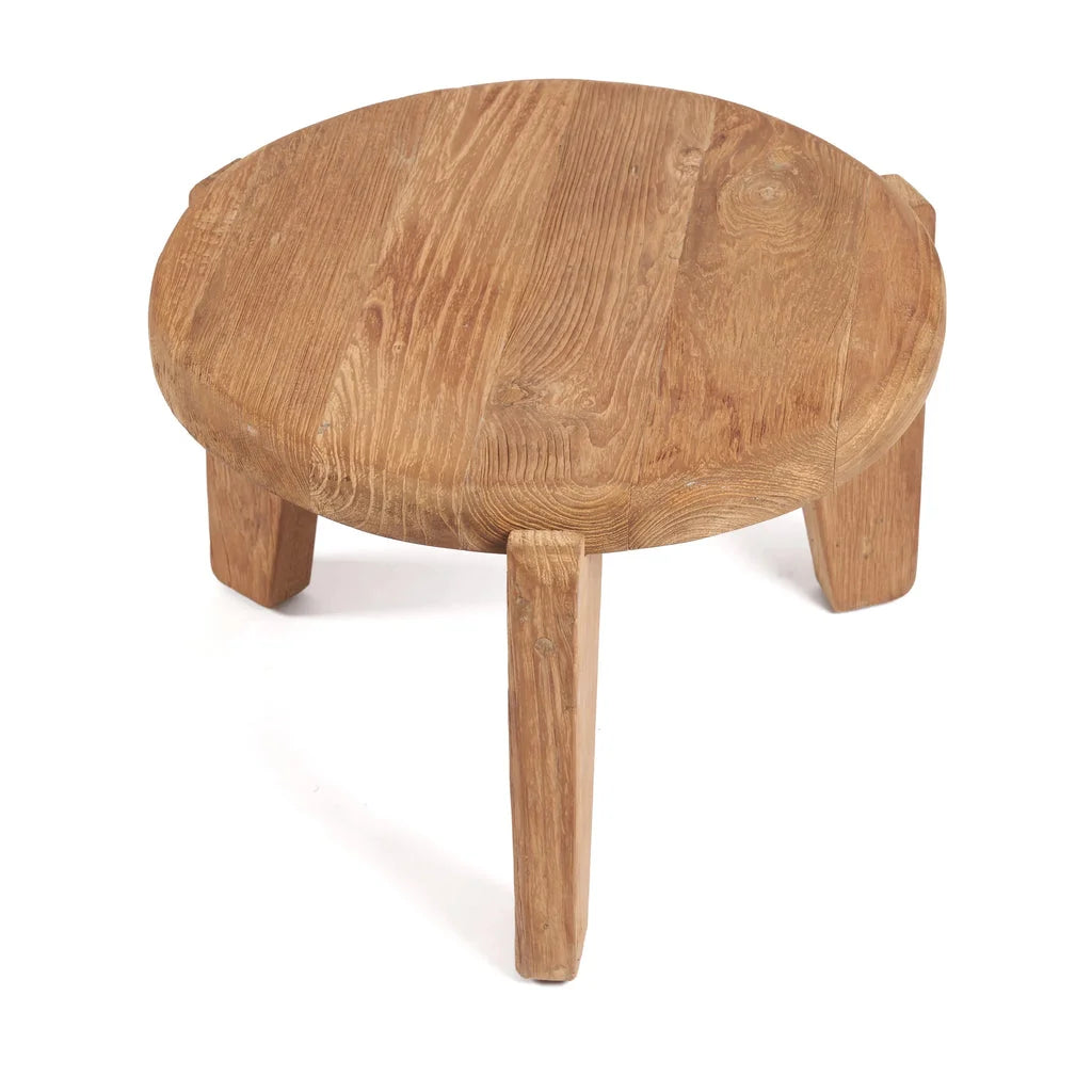 Tabouret rond en bois à trois pieds pour le La table basse Wabi Sabi S
