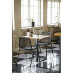 Table bistrot en bois clair avec piètements métal noir, 70x70 cm