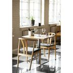 Table bistrot bois clair piètement métal noir 70x70 cm minimaliste