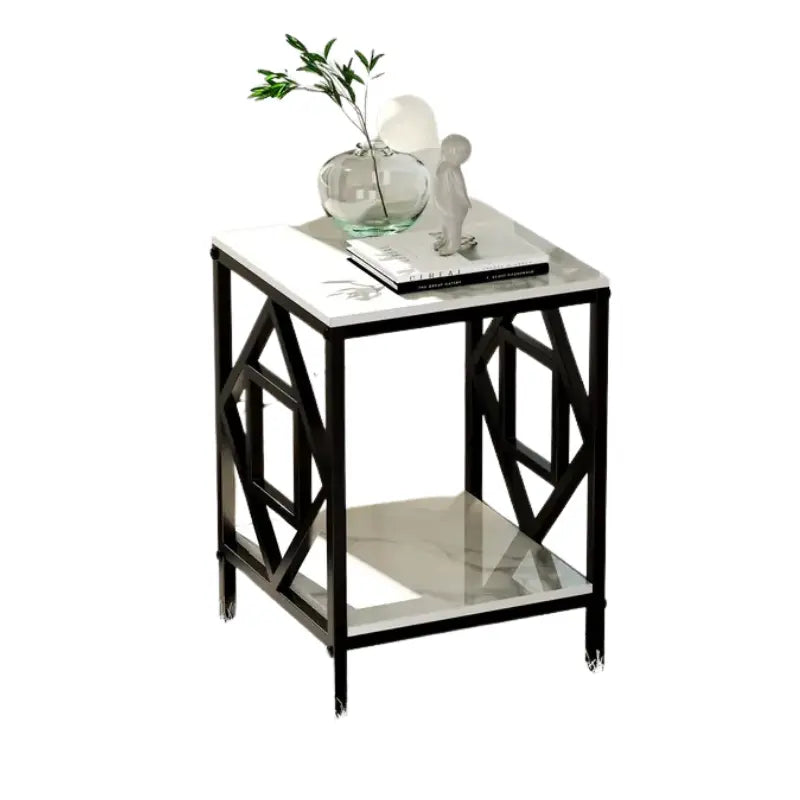 Table d'appoint carrée effet marbre fond blanc