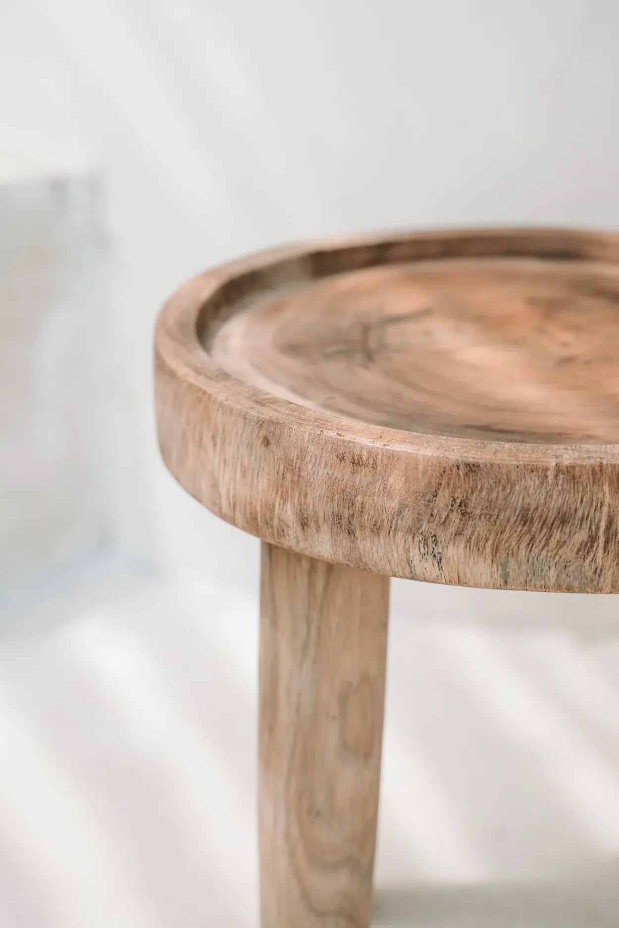 Table d’appoint en bois de suar naturel 35x35x30 cm