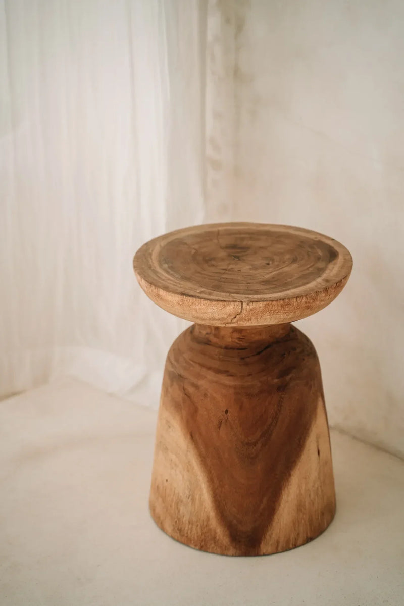Table d’appoint en bois de suar naturel 45x35 cm