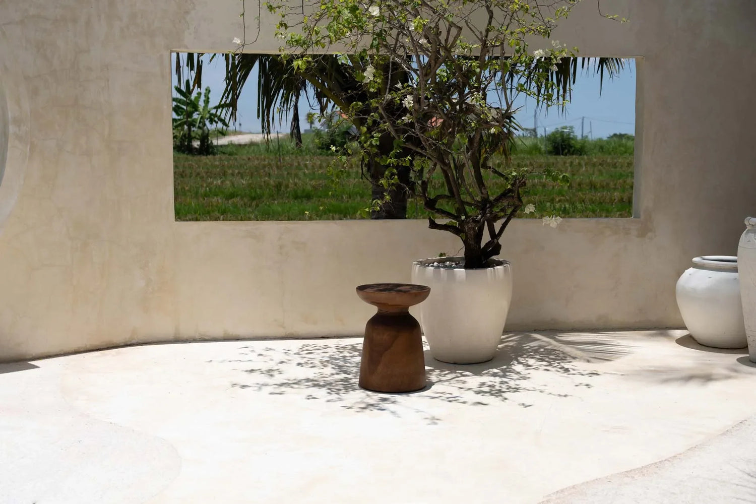 Table d’appoint en bois de suar naturel 45x35 cm