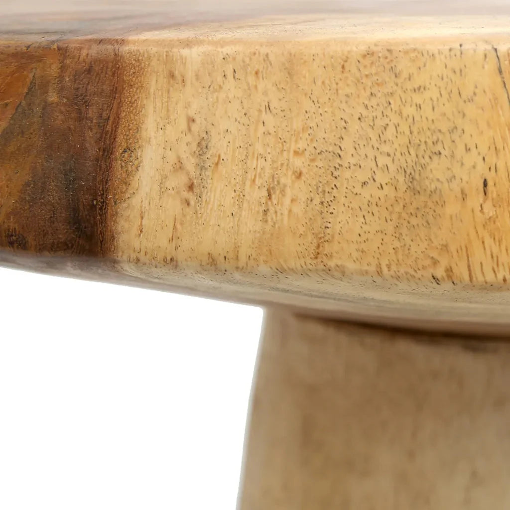 Table d’appoint conique en bois naturel avec surface en grain visible