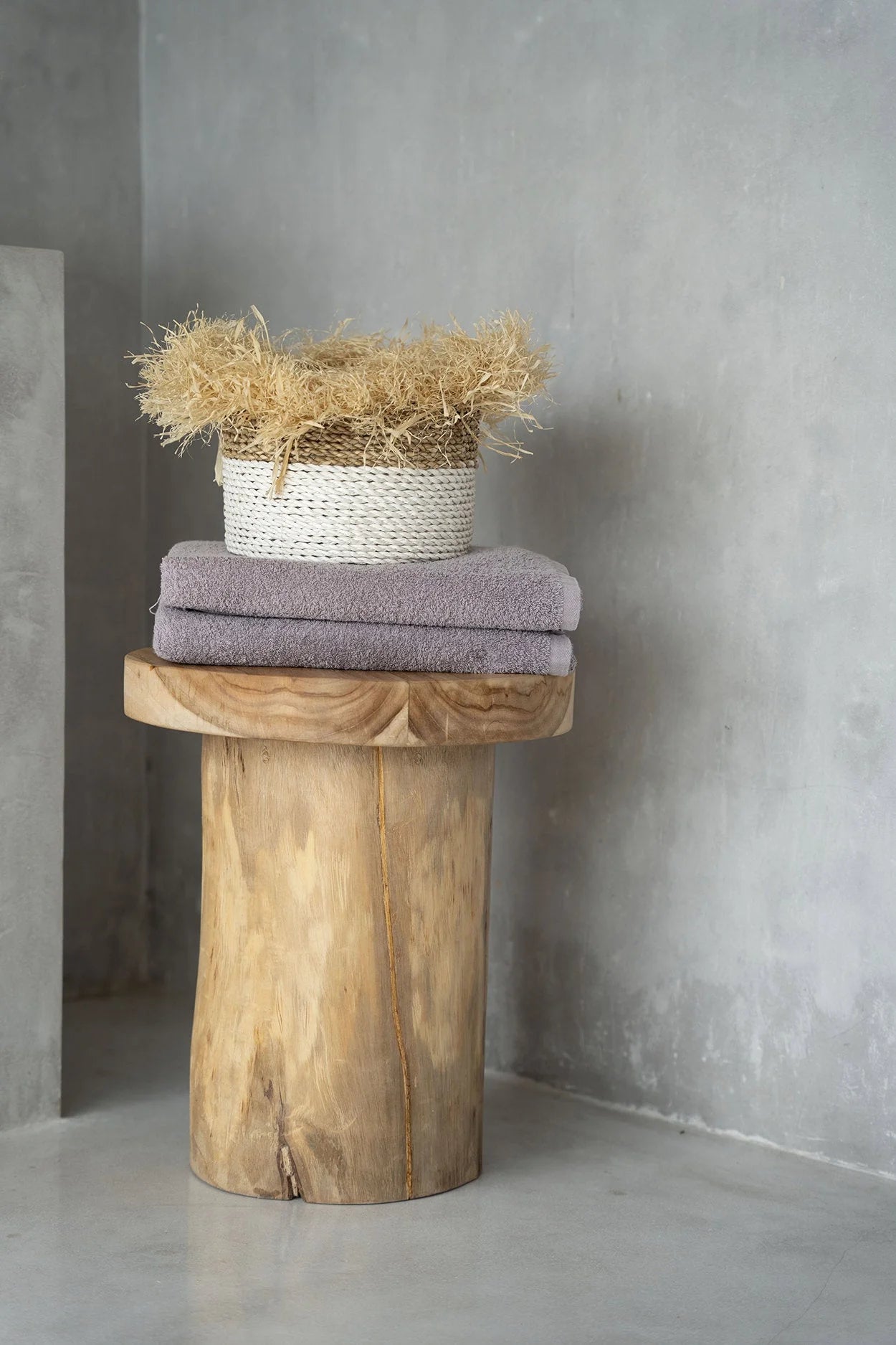 Table d’appoint cylindrique en bois de suar naturel – Ø40 cm