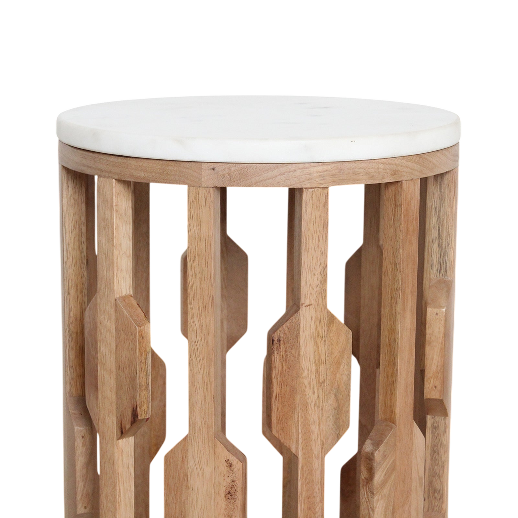 Table d’appoint marbre blanc et bois sculpté ajouré – Ø40 cm
