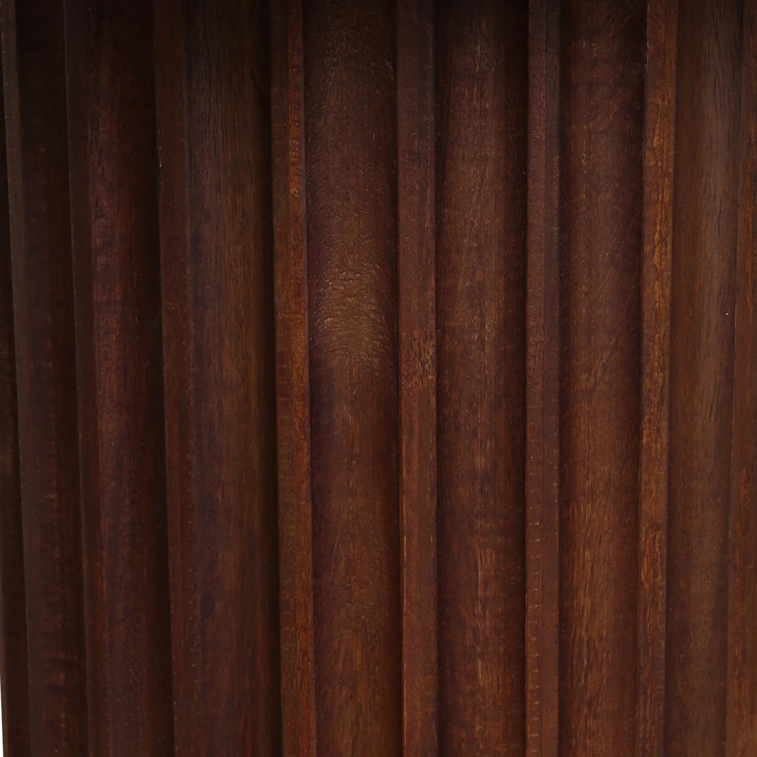 Table d’appoint ronde en bois brun foncé cannelé, Ø55 cm