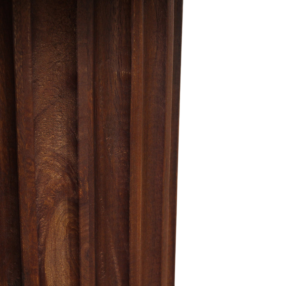 Table d’appoint ronde en bois brun avec pied colonne cannelé et grain texturé, Ø50 cm