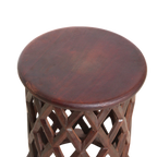 Table d’appoint ronde en bois de manguier motif losanges ajourés – Ø35 cm