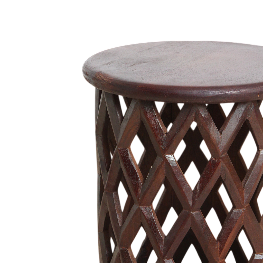 Table d’appoint ronde en bois de manguier motif losanges ajourés – Ø35 cm