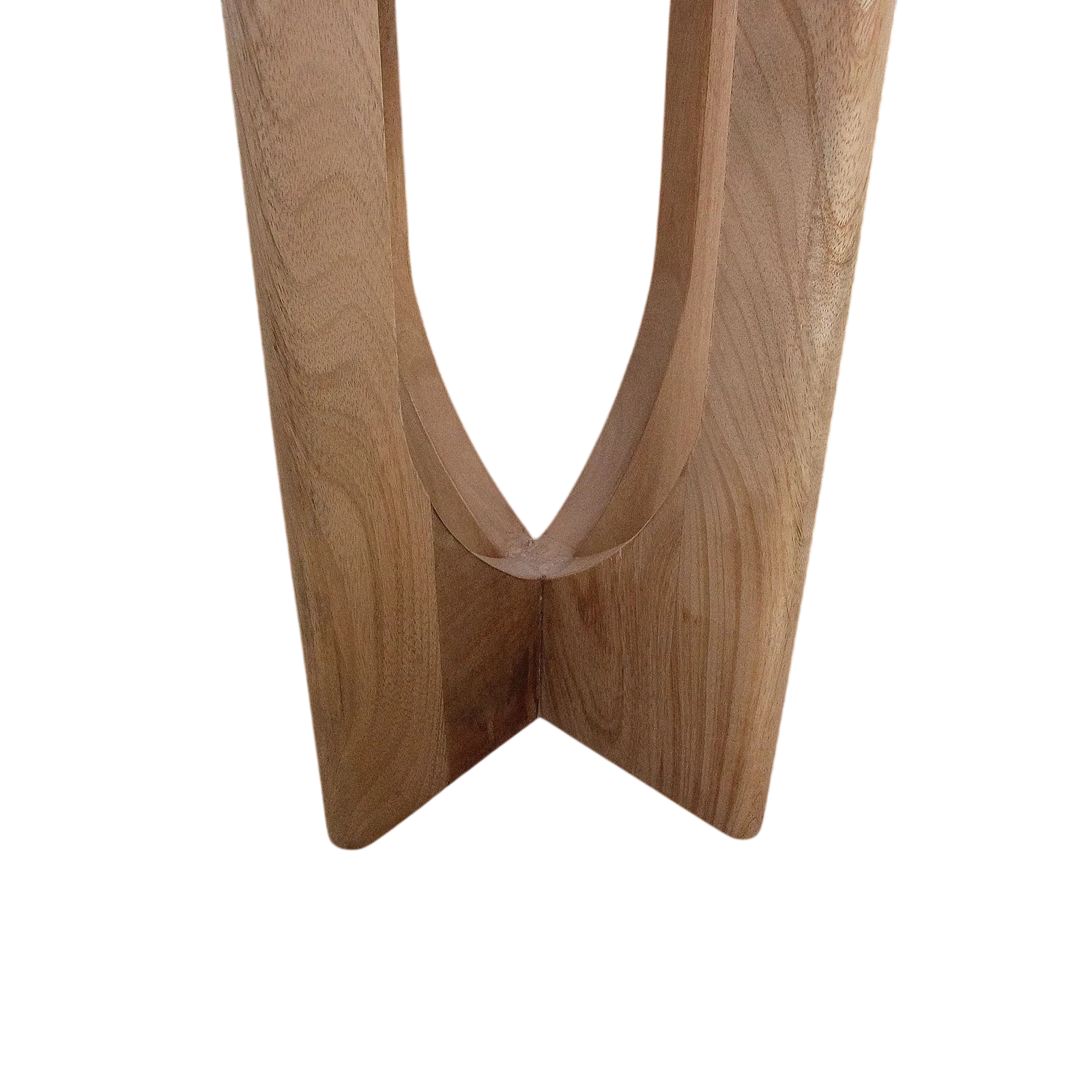 Pied de table en bois clair sculpté, grain naturel lisse et courbe élégante