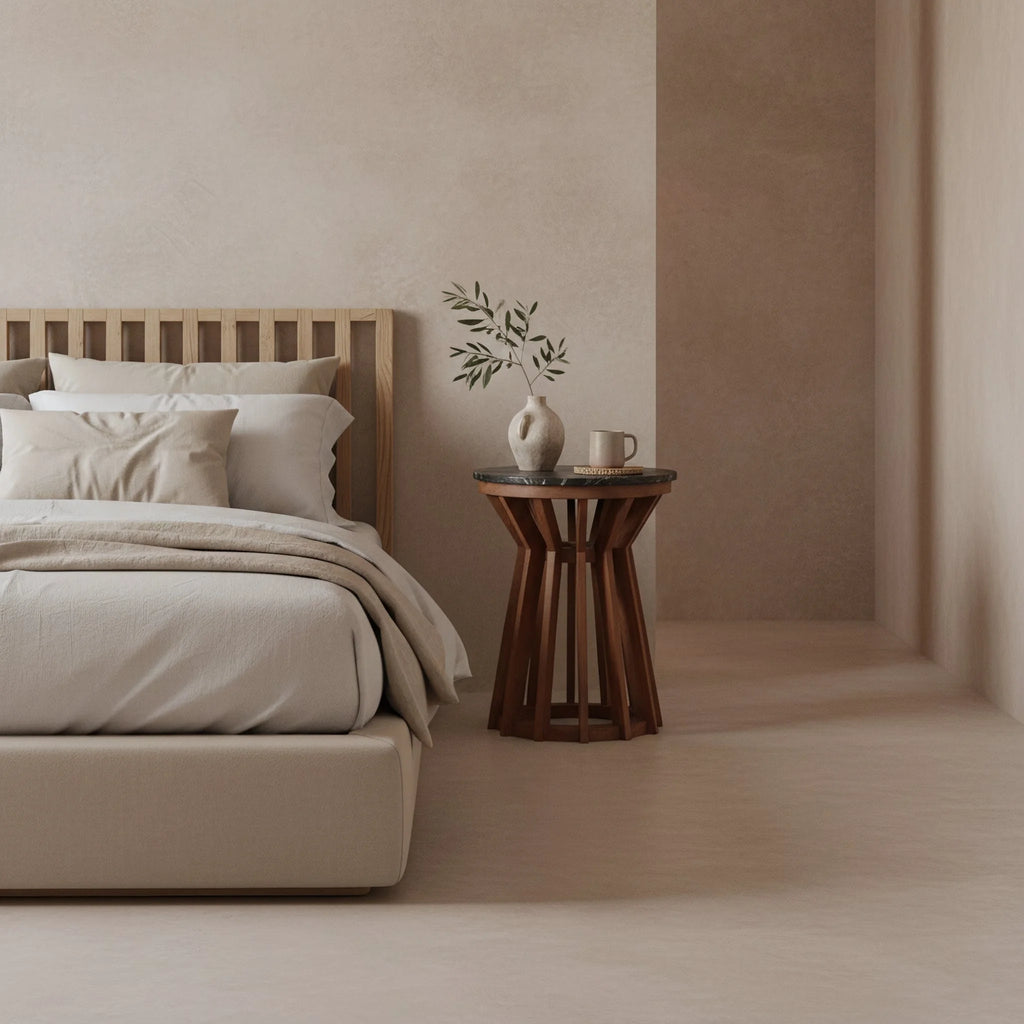 Table d’appoint ronde en marbre noir et bois de manguier sculpté Ø40 cm