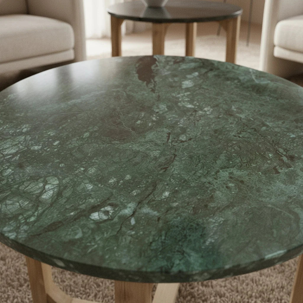 Table d’appoint ronde en marbre vert poli et bois clair, Ø50 cm
