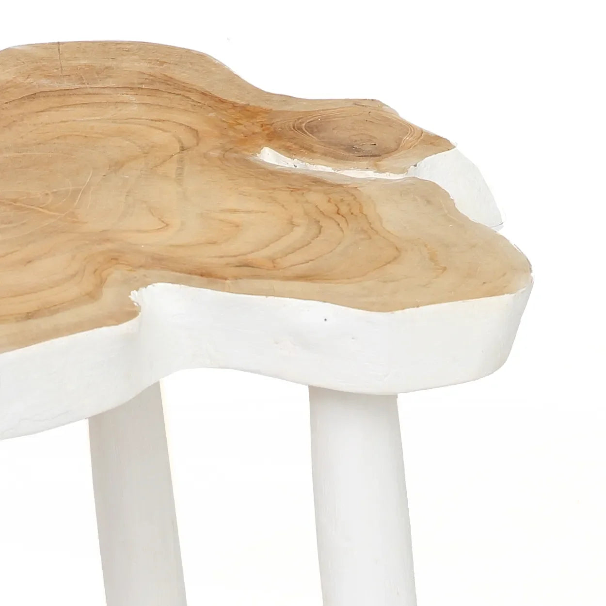 Table d’appoint en teck forme organique blanc naturel