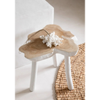 Table d appoint en teck forme organique blanc naturel avec plateau en bois naturel et pieds blancs