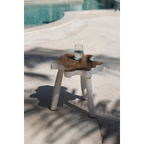 Table dappoint en teck naturel avec jambes courbes et finition bois organique