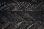 Sol brun foncé en chevrons pour la table haute La table haute à chevrons - Noir - 140cm