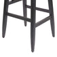 Pieds en bois foncé d’un tabouret de bar en bois noir élégant 109 cm