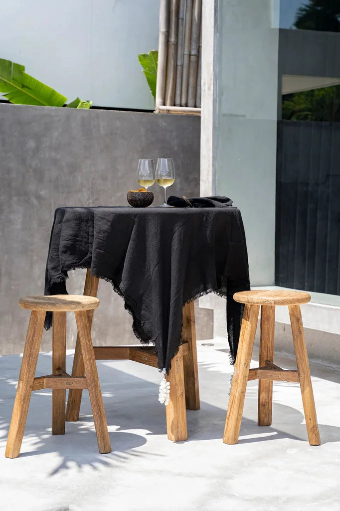 Table de bar extérieure Le tabouret de bar Fusuma pour un espace de repas en plein air