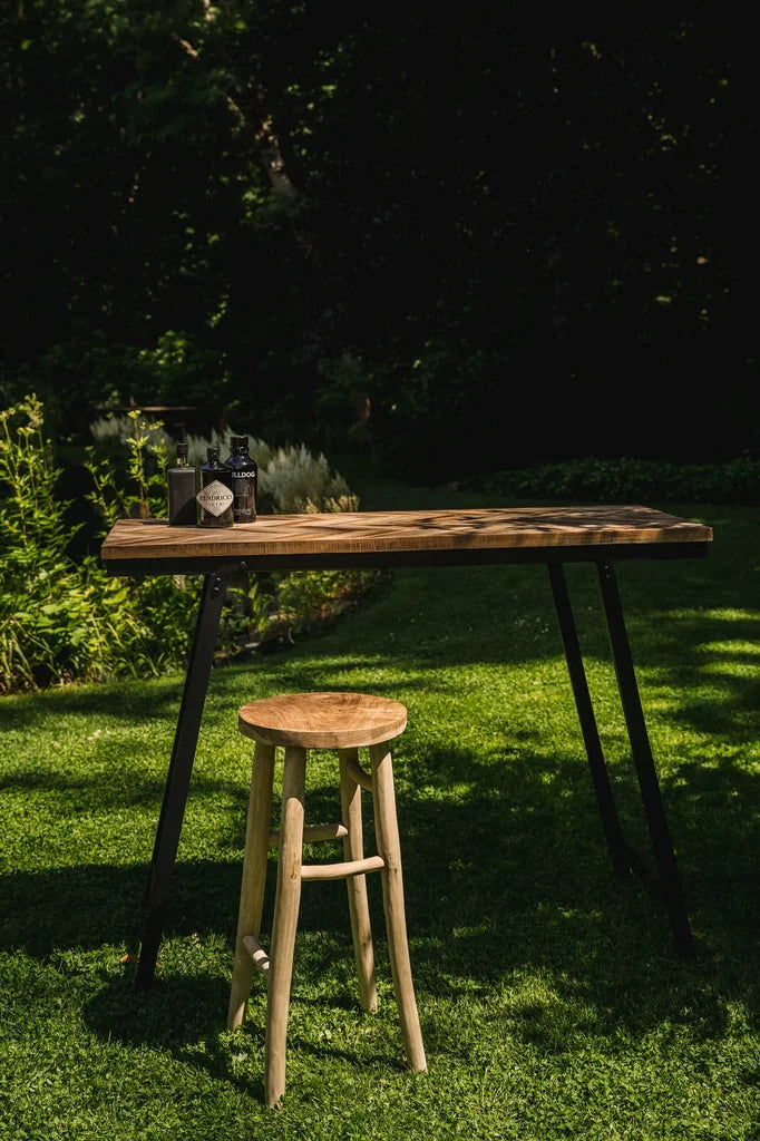 Table de bar en bois avec tabouret Kedut Naturel pour un style naturel et chaleureux