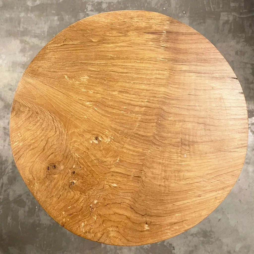 Table basse ronde en bois naturel pour le bar Le Tabouret de Bar Kedut Naturel