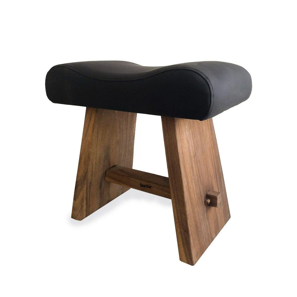 Tabouret en bois suar et cuir noir mat pour intérieur – 50x30 cm