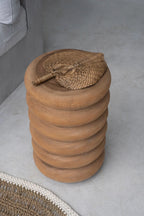 Tabouret en bois de suar finition naturelle forme cylindrique – H45 cm