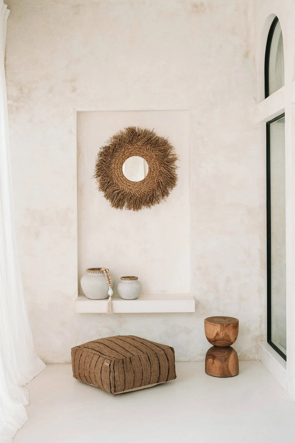 Miroir rond en herbe tissée avec miroir central, design naturel et élégant