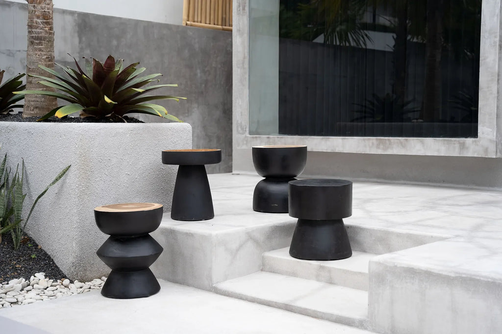Tabouret en bois de suar noir 45 cm design épuré