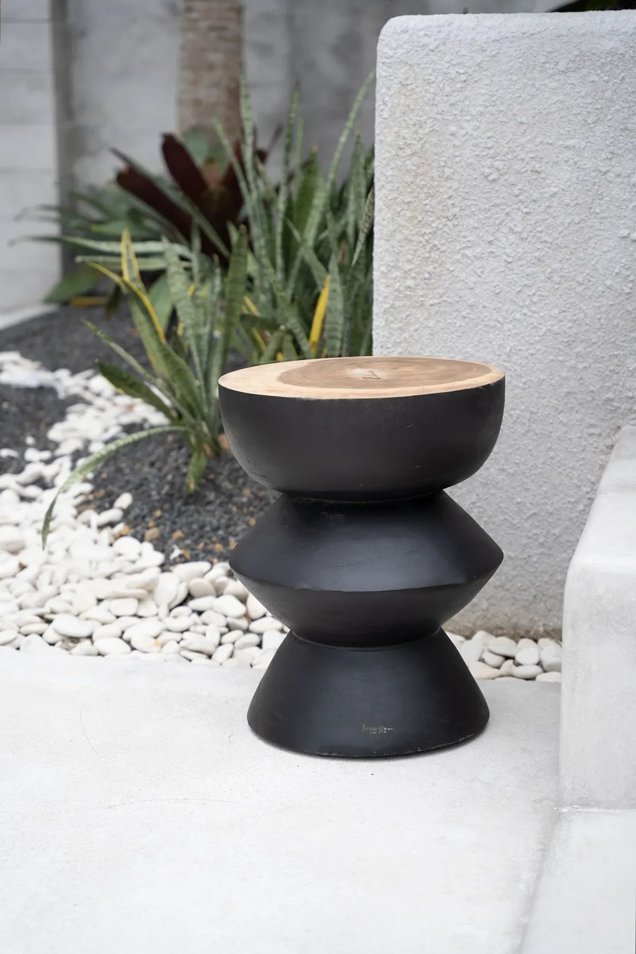 Tabouret en bois de suar noir naturel 40x40x50 cm