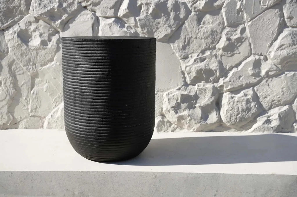 Conteneur cylindrique noir à rainures pour Le tabouret Buntuk Noir