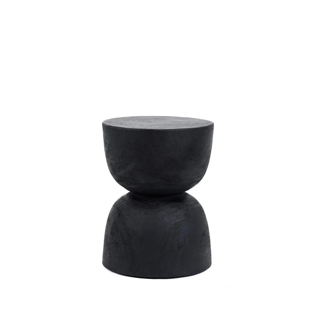 Tabouret noir en forme de sablier, Le Tabouret de Montréal style moderne