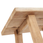 Vue sous le tabouret Oriki Naturel en bois massif pour une décoration chaleureuse
