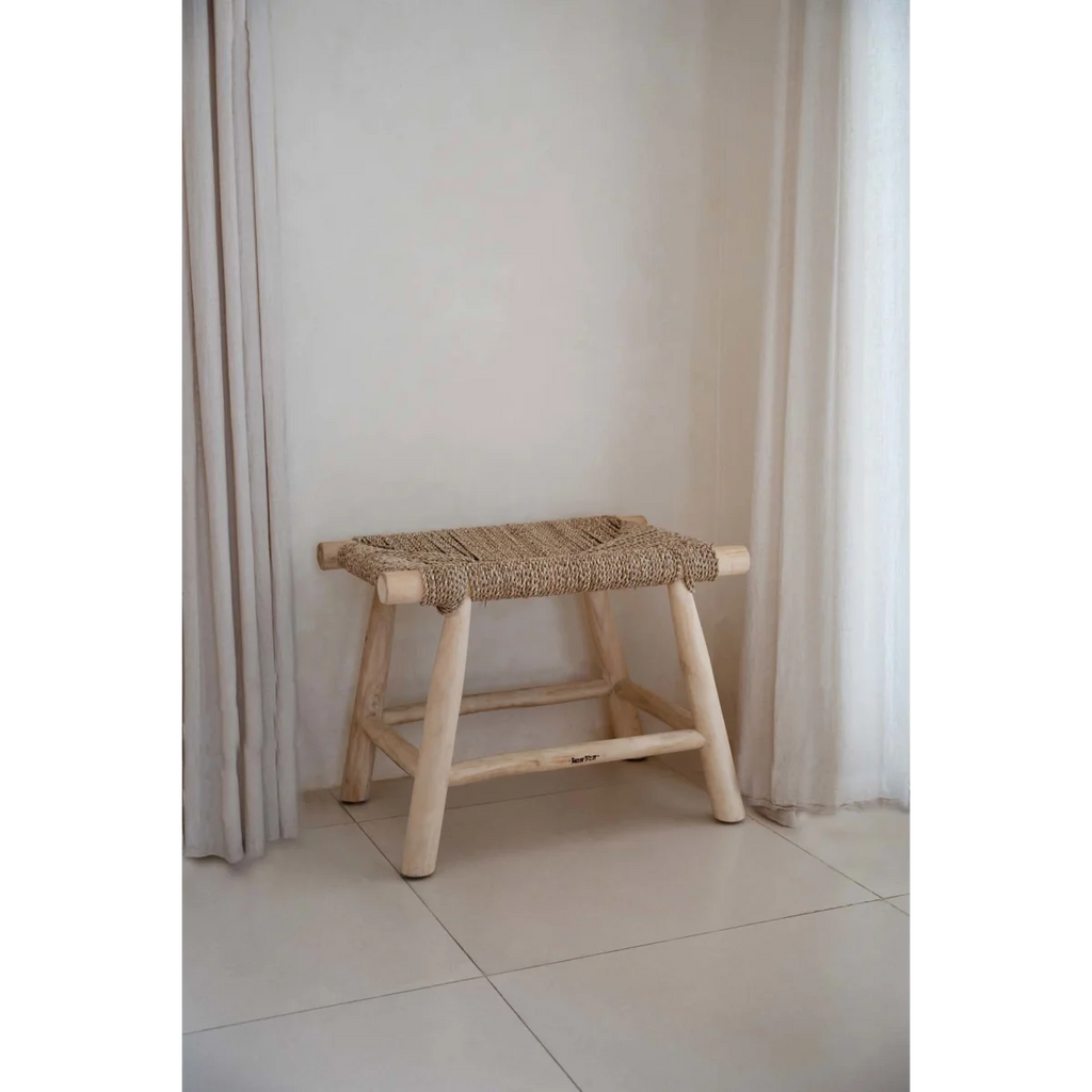 Tabouret rectangulaire en herbe de mer et bois naturel, 60x38 cm