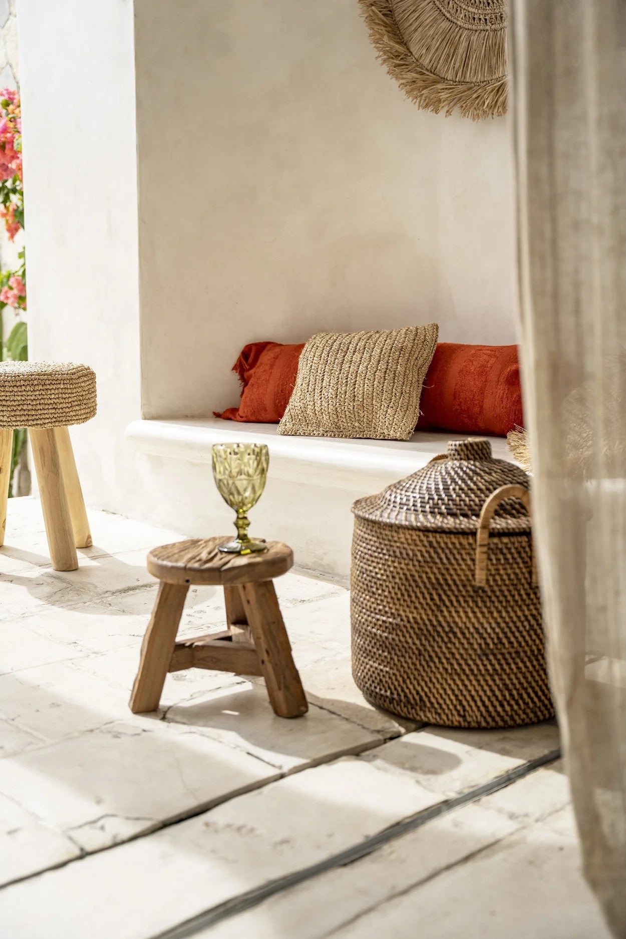 Panier tissé avec couvercle bio pour le Tabouret rond en Teck recyclé naturel Ø30 cm