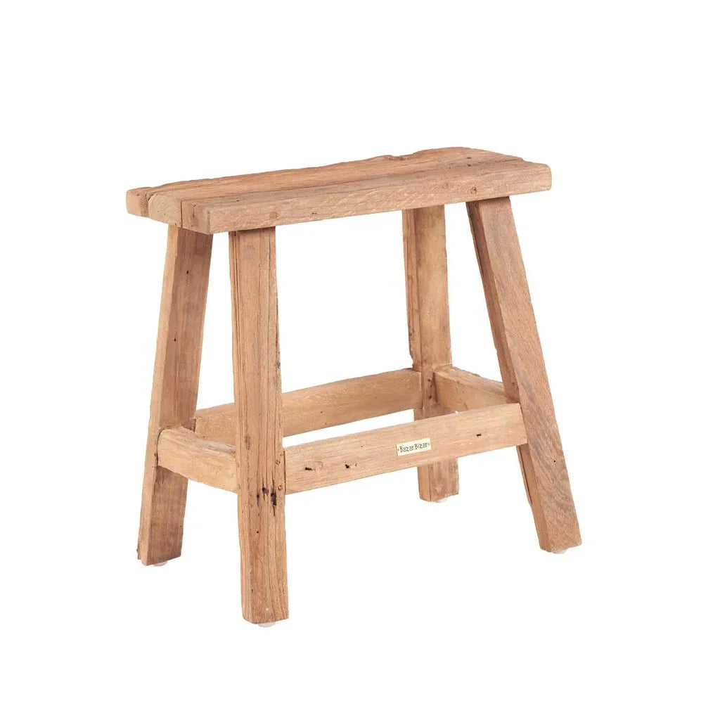 Tabouret rustique en bois naturel pour un style chaleureux et authentique