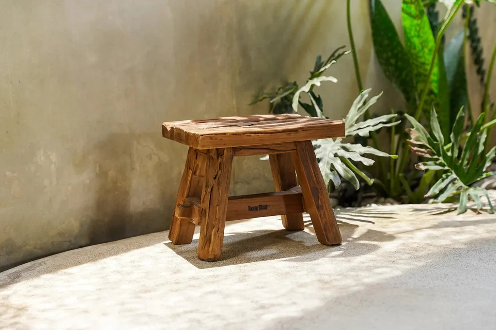 Tabouret en bois rustic naturel pour décoration intérieure moderne