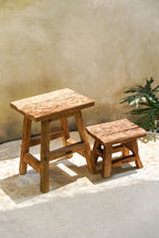 Tabouret en teck recyclé finition naturelle rustique avec des bancs en bois brut