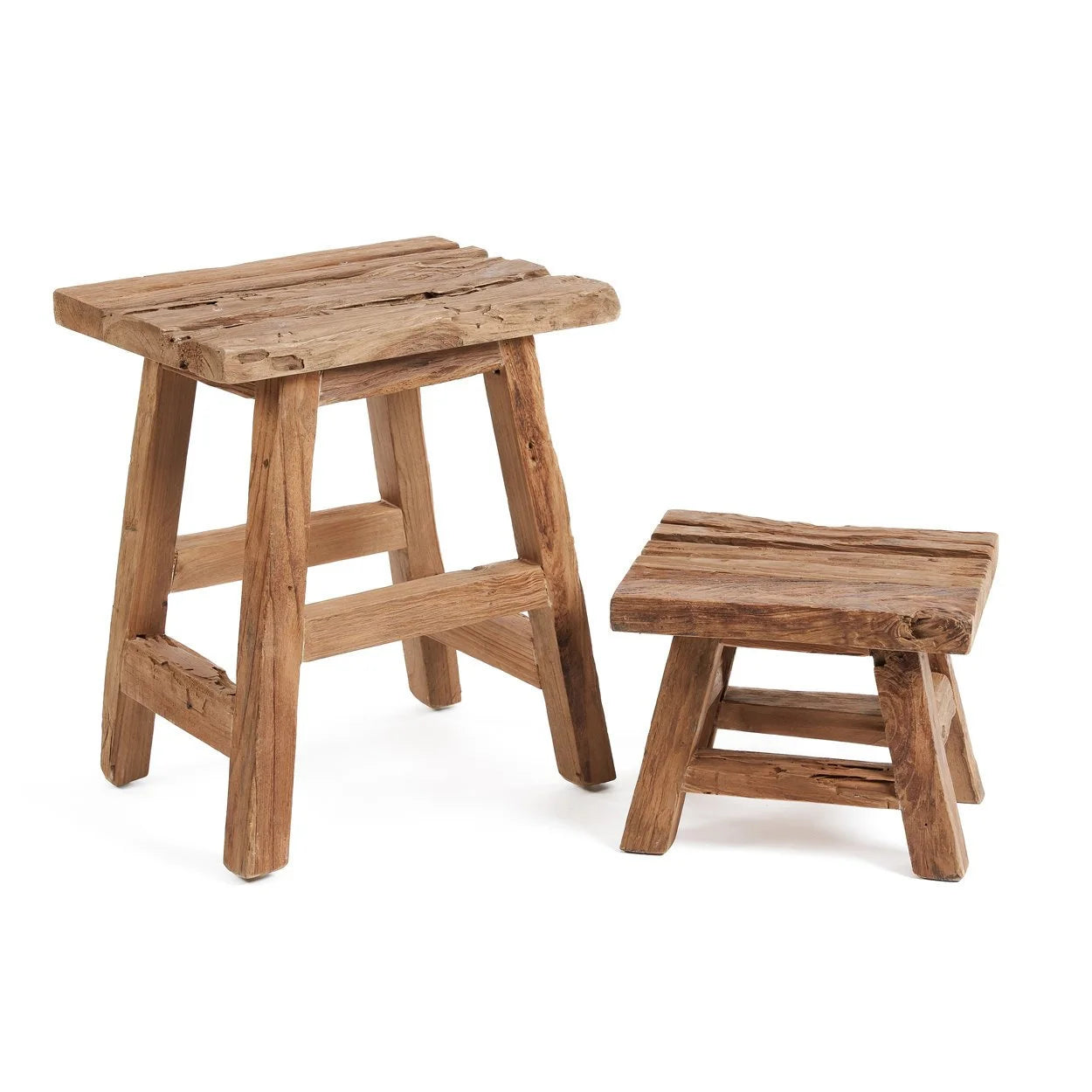 Deux tabourets en teck recyclé finition naturelle rustique 40x30 cm