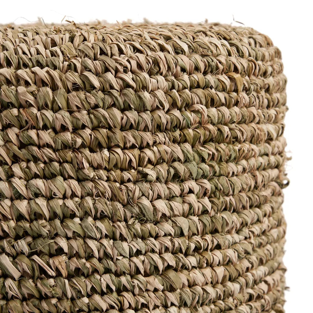Panier en fibres naturelles tressées pour le tabouret Le Tabouret Tressé en Raphia Vert Jungle