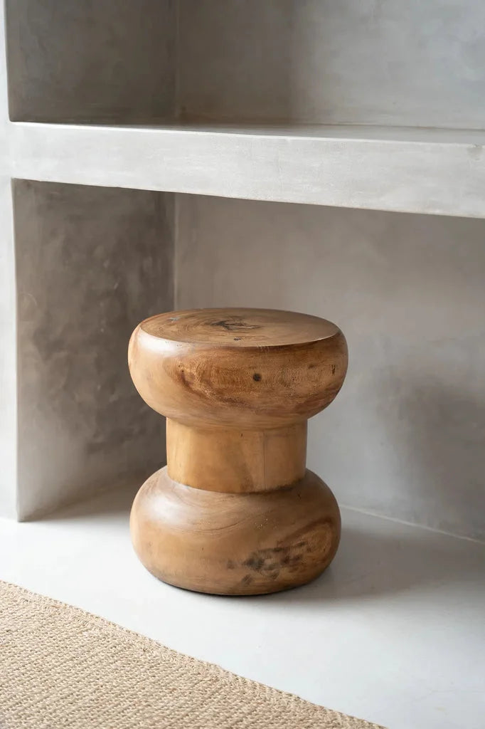 Tabouret en bois forme sablier Le Tabouret Wayra Naturel aromatisé au design naturel
