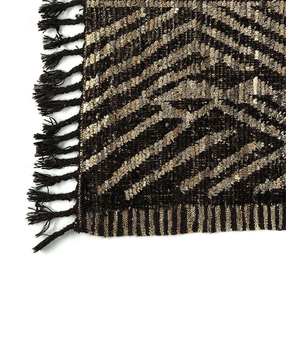 Tapis géométrique rectangulaire en laine noir et beige 308x212 cm à franges