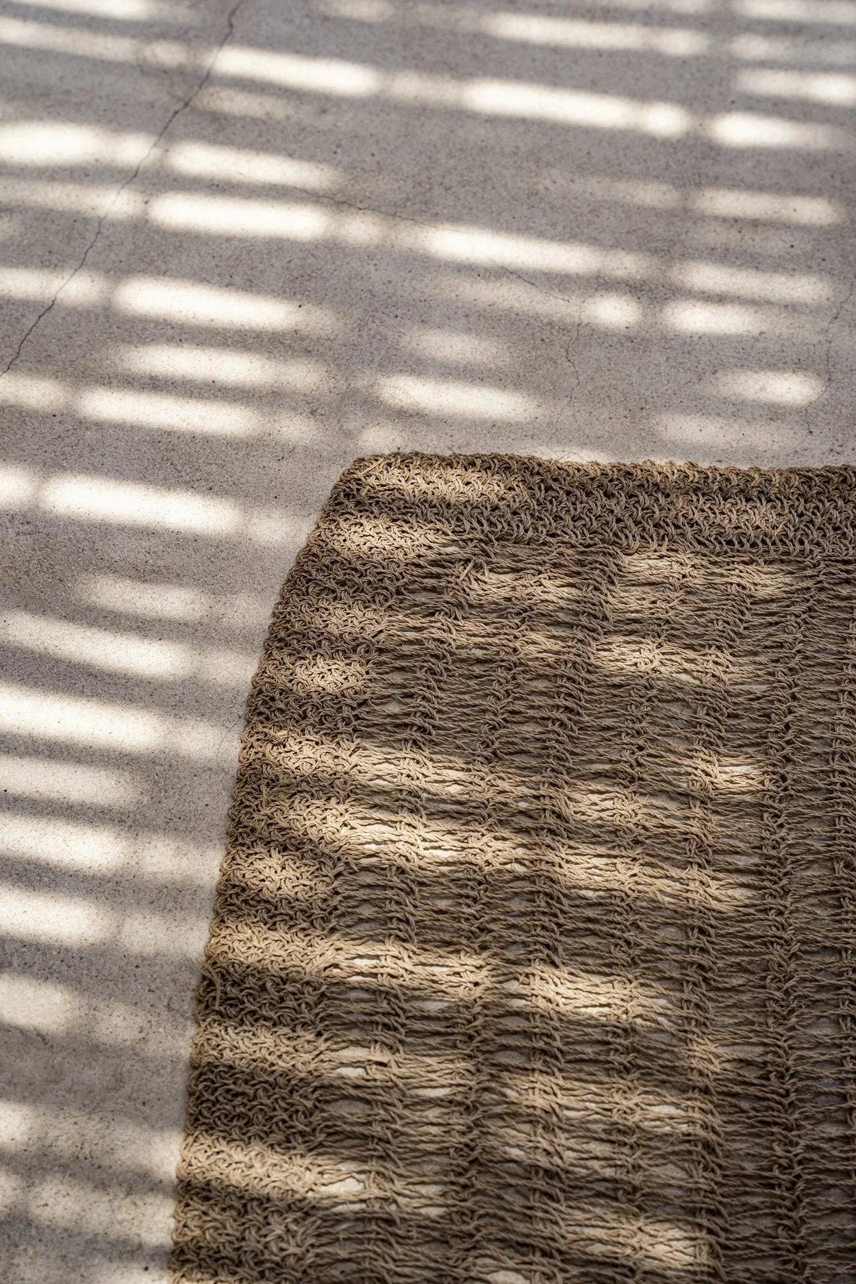 Tapis en jonc de mer naturel 200x300 cm avec surface en fibres naturelles tissées rugueuses
