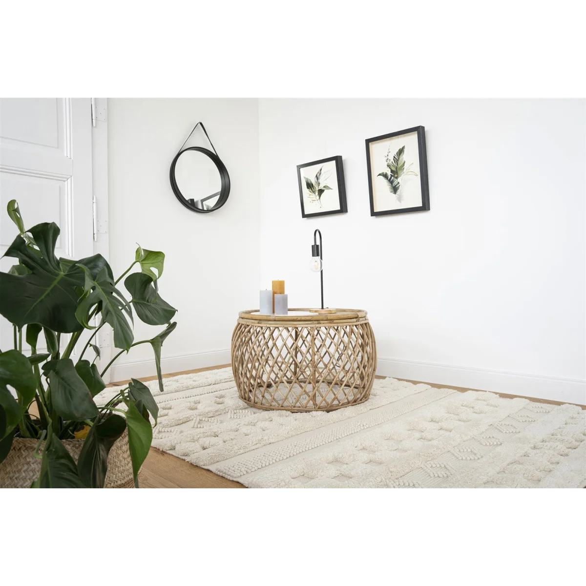 Table basse ronde en osier tressé pour la décoration intérieure élégante
