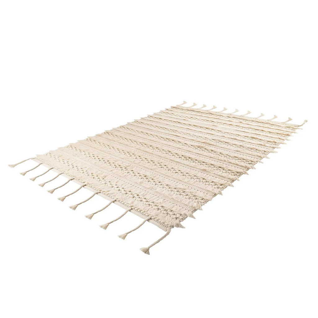 Tapis en laine écru à rayures texturées avec franges, idéal pour la décoration intérieure