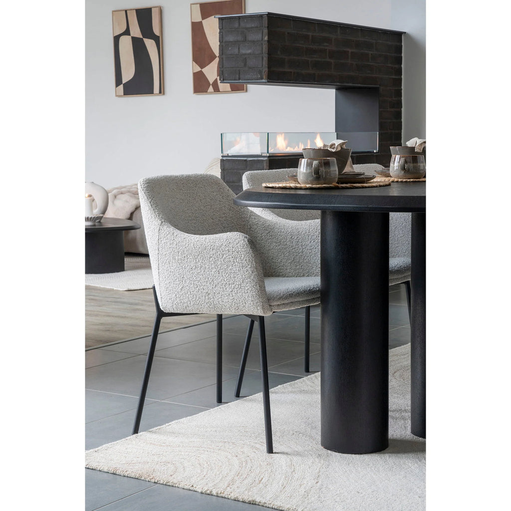 Chaise de salle à manger rembourrée avec pieds noirs, élégance et confort